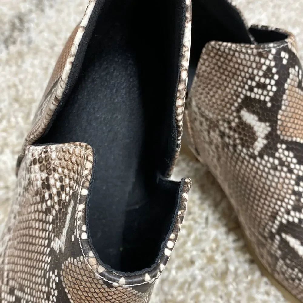 Snakeskin Pointed Toe Bootie Size 8 NWOT - Picture 8 of 8